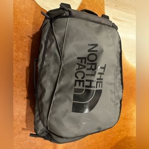North Face Rolling Thunder 22in Carry On